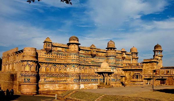 summer vacations places in madhya pradesh